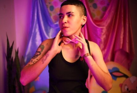 Raven_Cox Public Pic 2