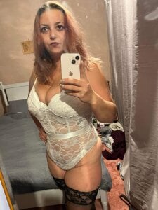 Scarlett28_uk my big tits Pic 2