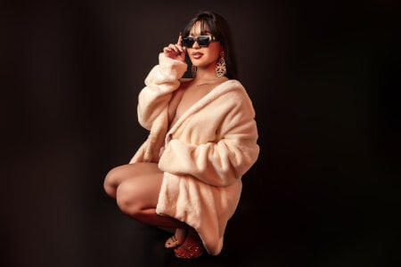 Samantha_Hans Public Pic