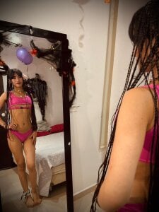 Rouse_Monroe cute and warm Pic 8