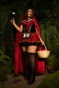 AlesiaCooper Halloween ✨ Pic 2