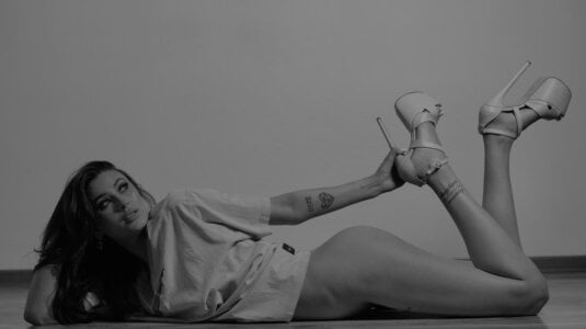 AlexxxiaStar Seductive Steps Billede