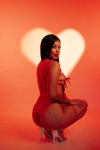 ValerieSoto Valentine Day❤️❤️  5টি ছবি