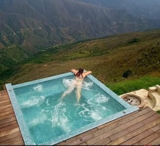 Saraarouusee enjoying my day Hình