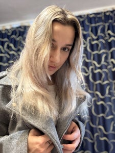 MaryBennetts sexy lowering my jacket Pic 4