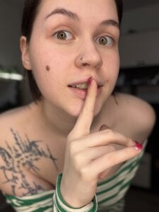 HeatherNextDoor My favorite fun top and playful mood Pic