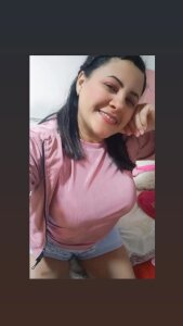 VickyVelvet Public Pic 3