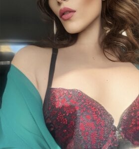 Regina_5 Red ion❤️ Photo 2