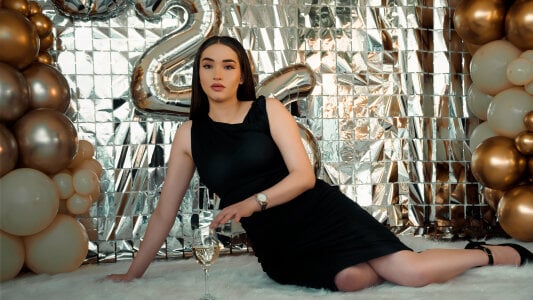 chelsea_bolton_ HAPPY NEW YEARS🍾🍾 Pic 5