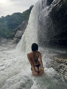 chloe_watson_ 🍃 รูป  2