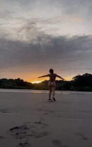 ZoeVelvet Sun, beach and sand ☀️🐚 Pic 4