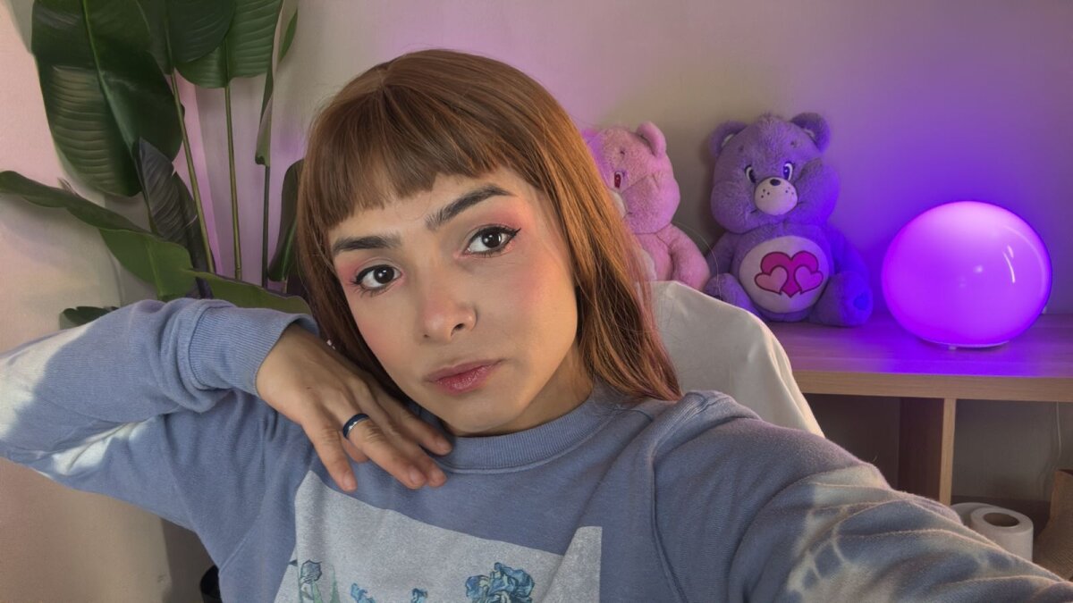 simone_sky Trending Pic 2573