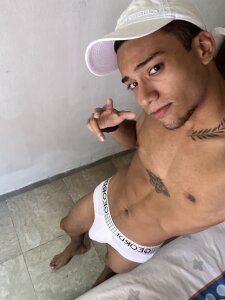 Alejo_R1_Boy照片 2