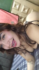 LindiBrandi Public Pic 2