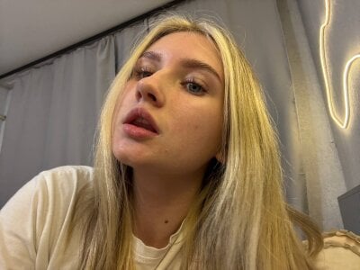 Sara_Breinor Public Pic 3