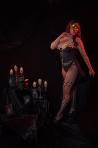 Victoria_Beaumont 🎃 Dulce o travesura… tú eliges 😏 Pic 2