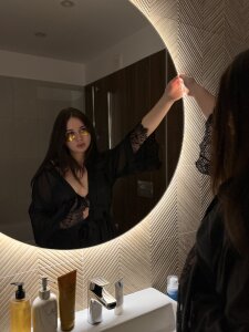 Blush_Beauty__Late night vibes😏图片 5