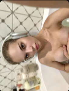 Rina-Evans Public Pic 3