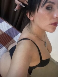 candeculona Vamos jugar tlg @candeculona Pic 2