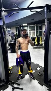 Just me.Alpha by nature. de TristanGrey  8 Imagens