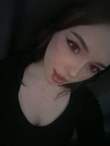 ThuBoppre Lenses red Pic 4