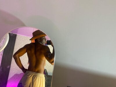 mike_aly Paint me 🎨 Pic