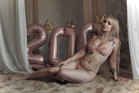 Milkyy_wway thanks all 200k persons Pic 4
