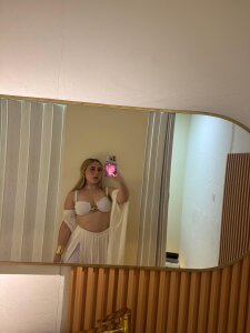 Alaiaaa_11 Public Pic 4