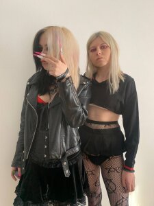 Atomicbeauties Public Pic 3