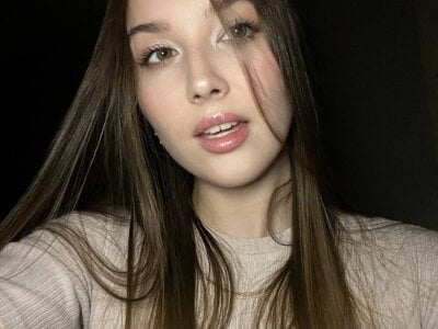 Annie_SmiIe Public Pic 4