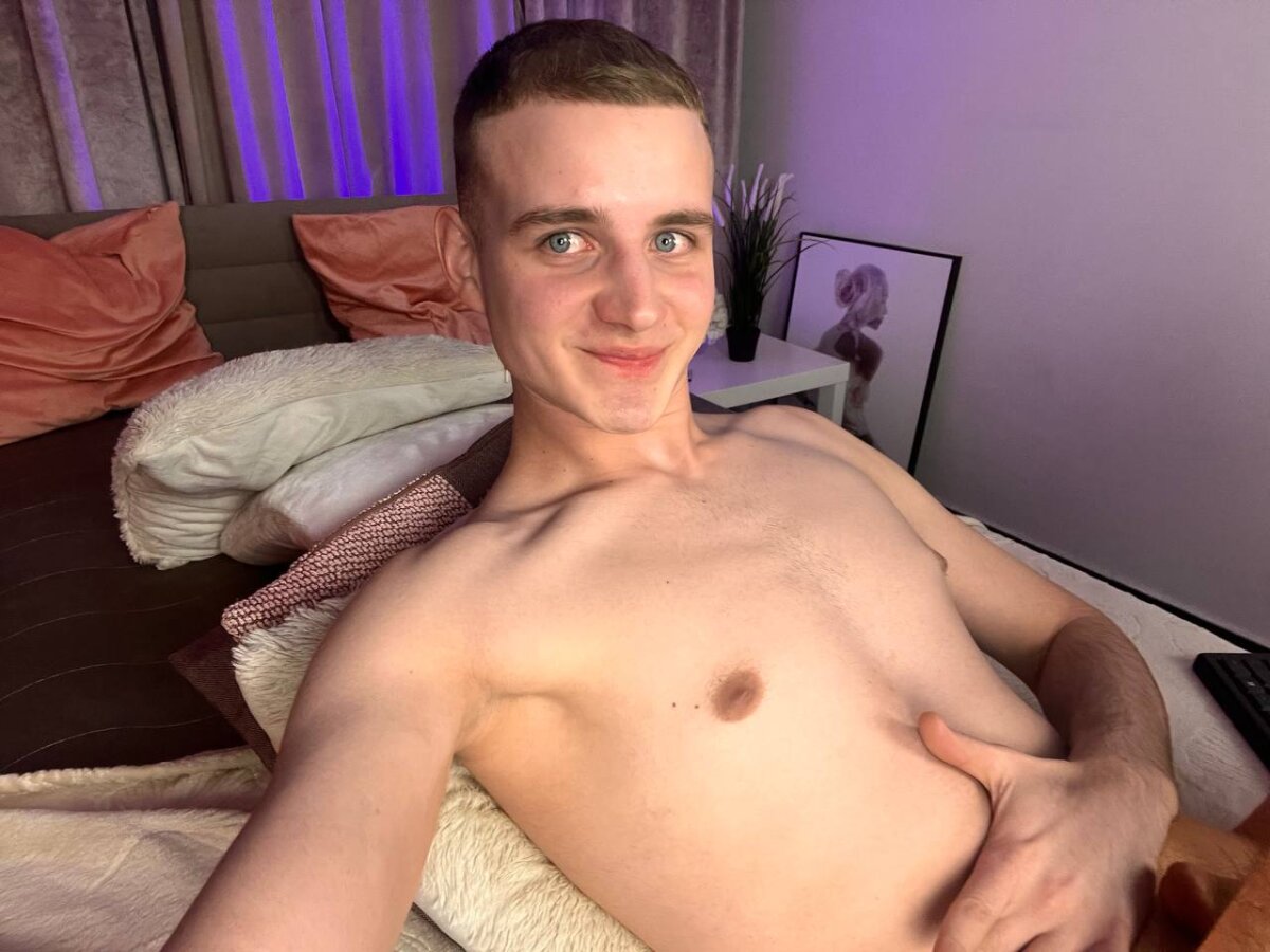 HereAlexColeeさんのトレンドな 2723枚の写真