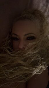 BonnyDesire Public Pic 4