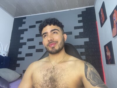 adamhairy adam smiles Immagine  4