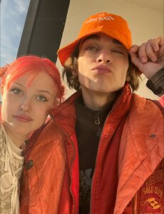 HoneyAndBee2 hey hey Pic