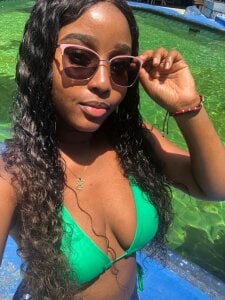 MichaelaCox Keep Me Wet Pic