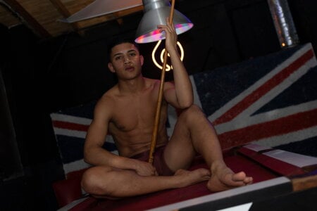 ALAN_SANTHOS PLAYING BILLIARDS Poză 2