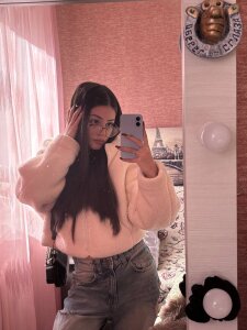 EmilyMondayPublic Bild 7