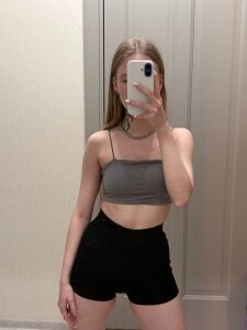 MaireLanda I'll cum loudly if you type too much 💦 Poză 3