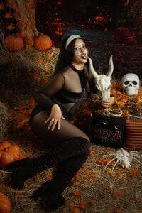 BIANCAROY1 trick or treat? 🙀 Pic 3