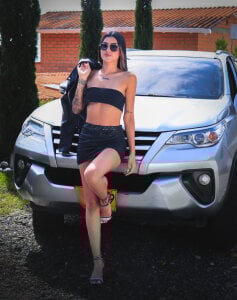 Saraa_lov a nice day of walking Pic 2