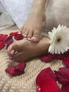 kata_james imagine my feet in your face Pic