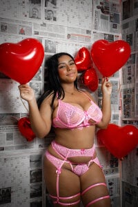 celestialondon_ happy valentine's day 🩷  4. fénykép