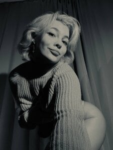 BlumShadow call me Marilyn Photo