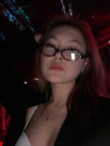 Red or black? <3 de GoddamnSheSoHot  2 Imagens