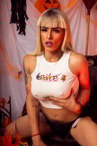 Nicol_bigcock Public Pic 5