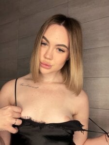 BootyTrisha undress me Pic 5