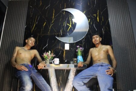 darwinandbrayann Hot coffee, intense glances… and two guys who know how to start the day right ☕🔥 Pic 7