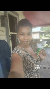 Ladiv33 Public Pic 2