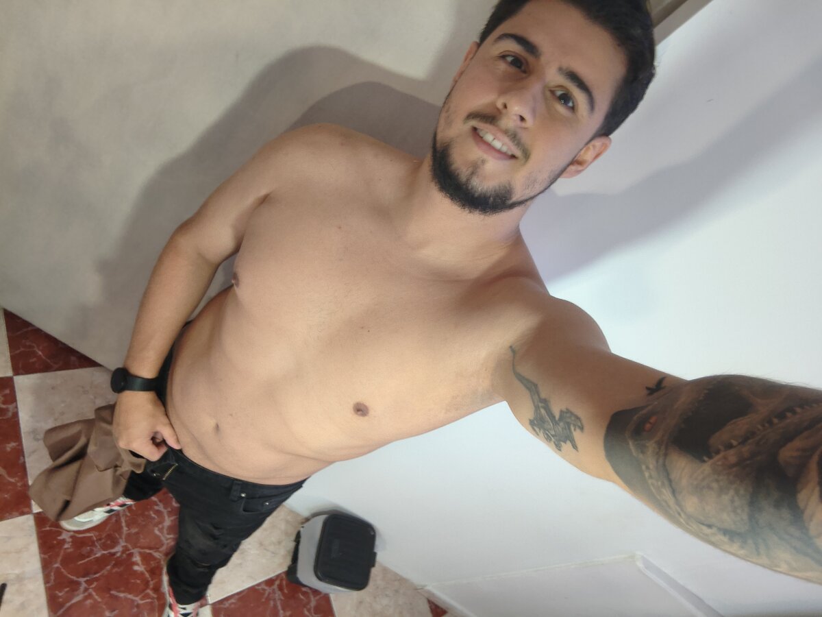 ryan_evannss 热门图片 8271