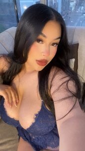 Zoey_thompson 💙 Between lace and sighs... let yourself be caught by my gaze and discover what I want to provoke i Pic 2